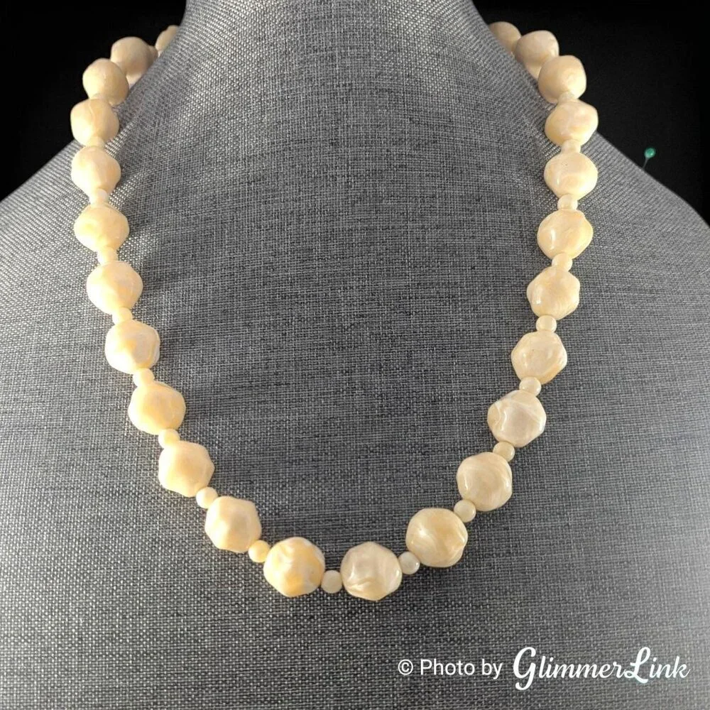 Vintage Cream Plastic Marbled Chunky Bead Necklace